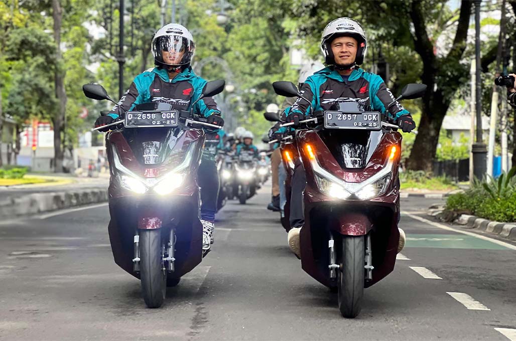 Ratusan Anggota PCX Bandung Diajak Kenalan Fitur Honda RoadSync