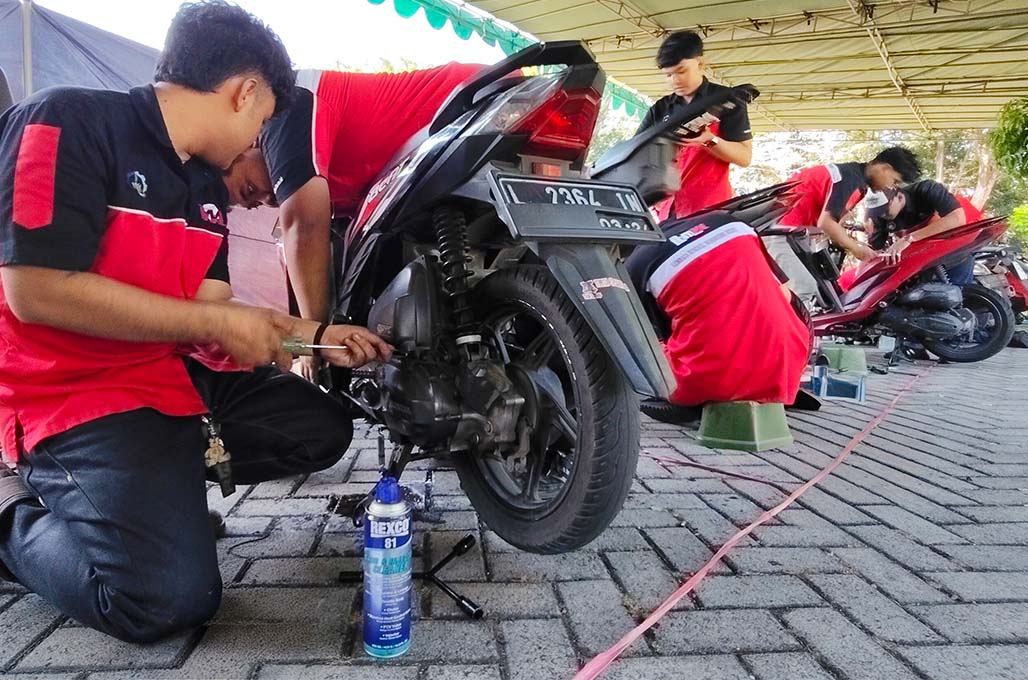 Tekiro dan ITS Surabaya Gelar Pelatihan Otomotif dan Servis Gratis