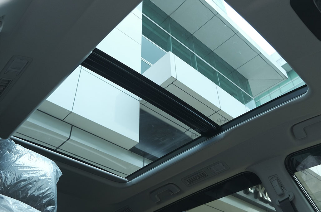 Apa Manfaat Pasang Kaca Film V-Kool pada Panoramic Roof dan Sunroof?