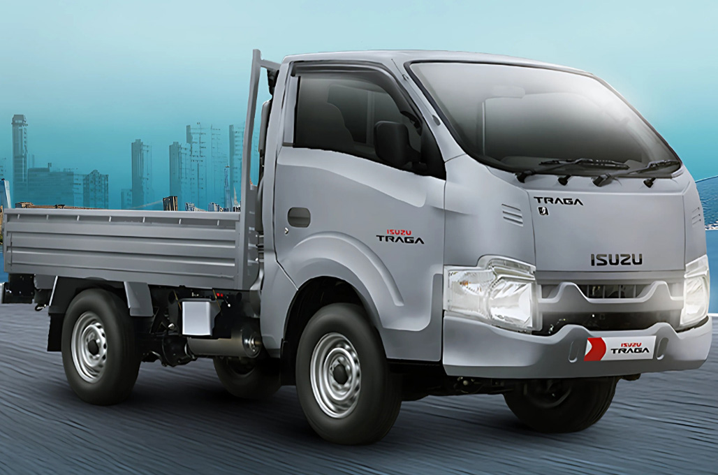 Isuzu Traga Edisi Spesial 50 Tahun Melantai di GIIAS 2025, Ada Dashcam-nya!