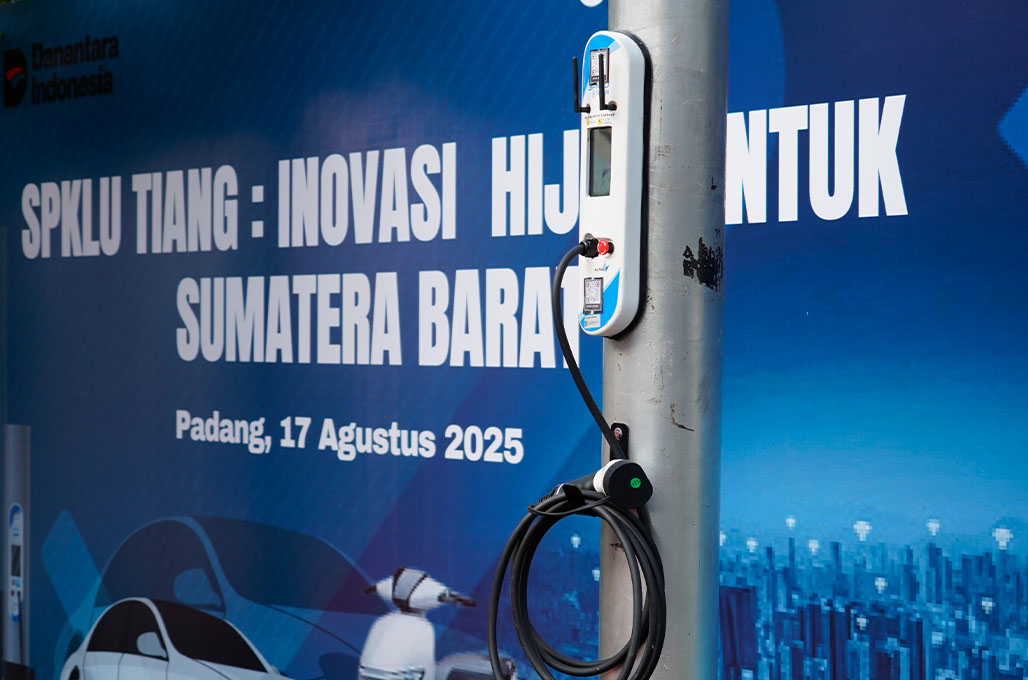 Velasto Indonesia Jadikan Tiang Listrik SPKLU, Gandeng Anak Usaha PLN