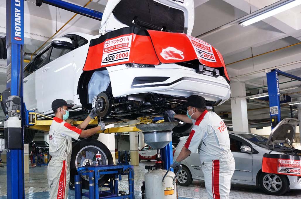 Servis Mobil Berkala, Baiknya Berdasarkan Waktu Pakai atau Jarak Tempuh? 