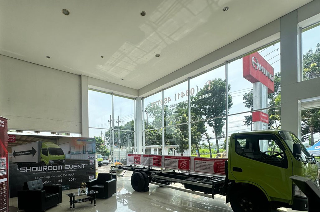 Hino Perkuat Pasar Truk Ringan di Jawa Timur dengan Model 300 - 136 MDLR