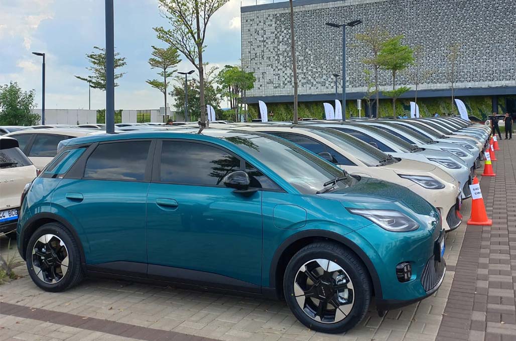 AION UT dengan Tambahan Ban Serep Mulai Dikirim ke Ratusan Konsumen 