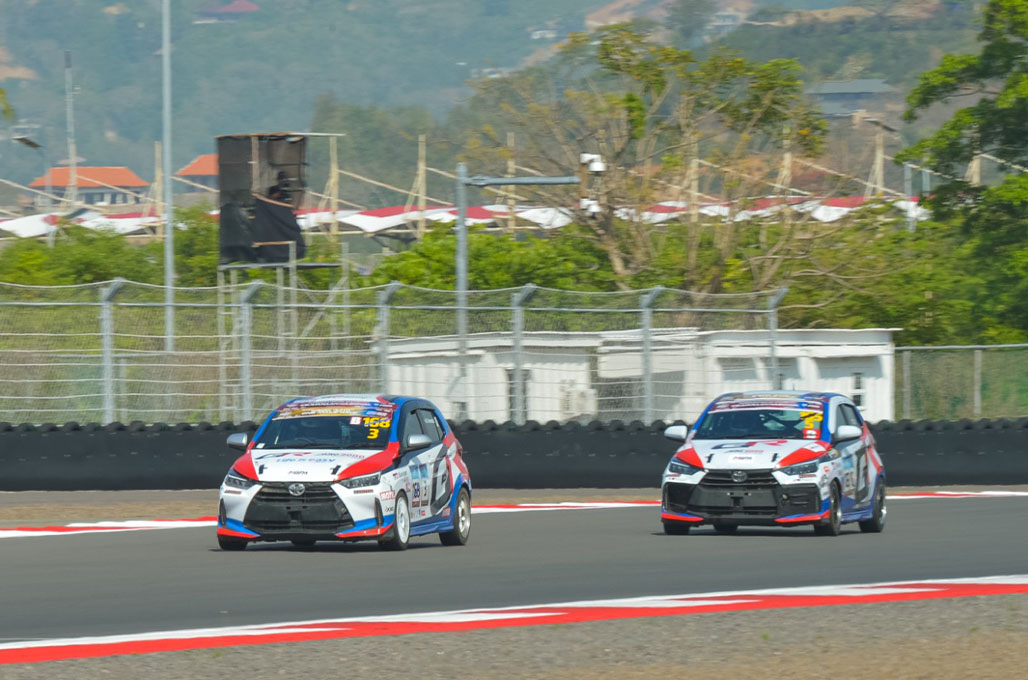 GR Garage Auto2000 Racing Team Sapu Bersih Podium di Krida Agya One Make Race  