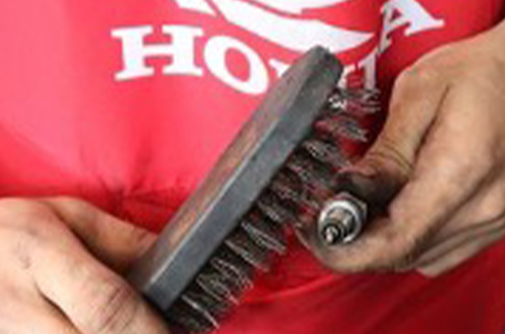 Busi Sepeda Motor Cepat ‘Meninggoy’? Tolong Jangan Abaikan Sejumlah Faktor Ini! (foto : website NGK Busi)