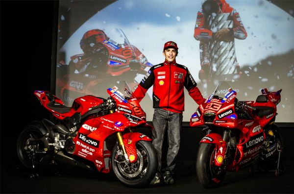 Replika Ducati Panigale V4 Márquez World Champion yang Diproduksi Terbatas