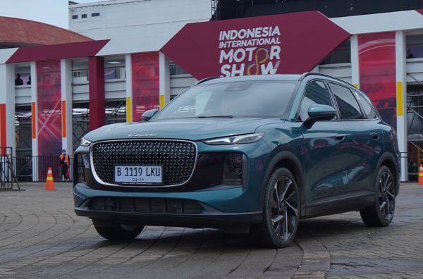 LEPAS L8 Bisa Parkir Pakai Remote dan Libas Genangan Air Tinggi