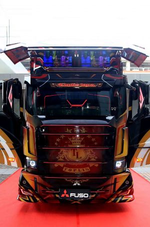 Mitsubishi Fuso Perkuat Ekosistem ‘Zero Down Time’ Lewat Integrasi Canter dan Fighter X