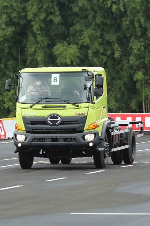 Hino Perkuat TKDN Hingga 71,85 Persen dan Jadikan Indonesia Hub Ekspor Global