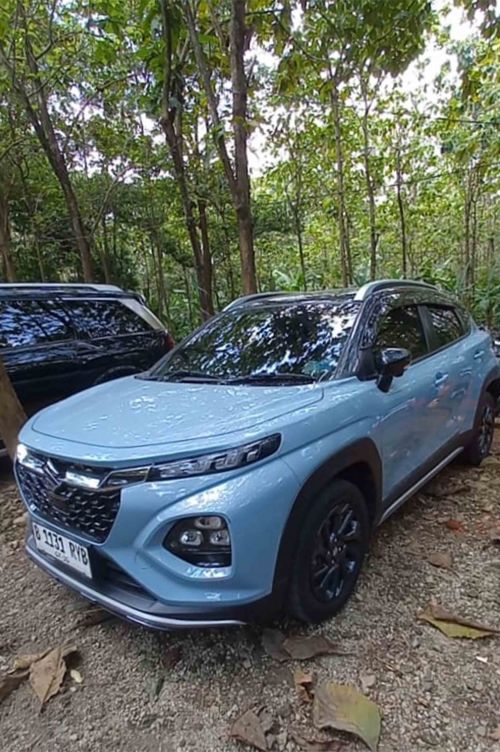 Suzuki Fronx SGX Hybrid AT Two-Tone, Gas Tipis-tipis ke Kota Bandung dan Subang