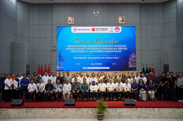 Hino Gandeng Poltrada Bali Dorong Produktivitas Armada Lewat Driver Monitoring dan Manajemen Perawatan