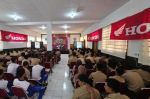 Dua pebalap profesional Honda, Rheza Danica Ahrens, dan Fadillah Arbi Aditama berbagi ilmu seputar balap
