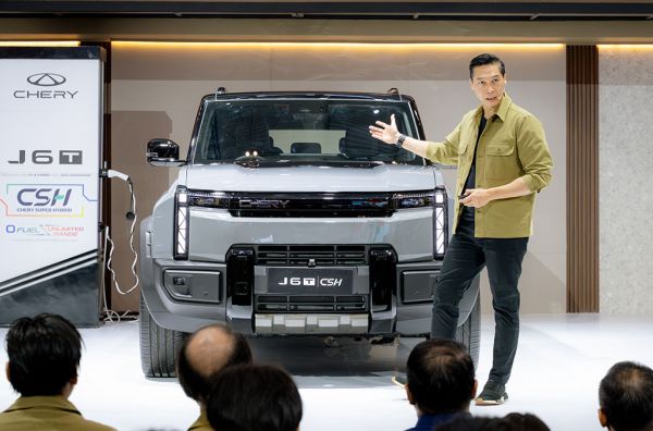 Chery J6T CSH Melantai di Ajang GIIAS 2026