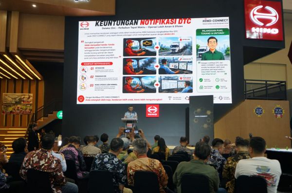 Hino Connect Punya Fitur Baru untuk Deteksi Dini Kerusakan Kendaraan