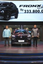 Suzuki Rilis Fronx SGX Hybrid Kuro dengan Fitur Baru DVR