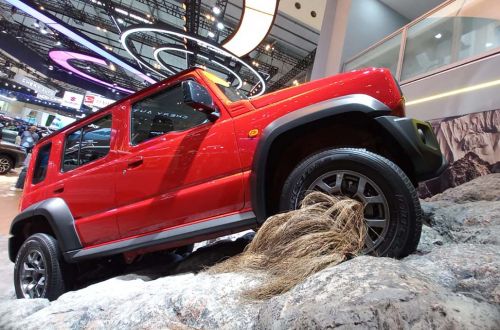 Suzuki Jimny 5-Pintu, Seberapa Aman dan Nyaman Buat Dikendarai Kaum Hawa?