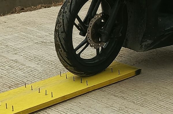 M-One Super Tyre Sealant Sabet MURI, Lindas 6.000 Paku dengan Ban Motor!