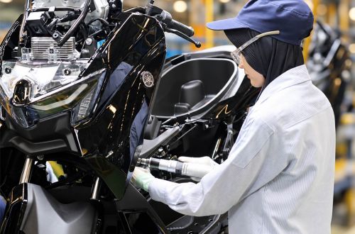 Yamaha Motor Indonesia Ajak Pelaku Industri Global Melihat Proses Produksi Berstandar Dunia