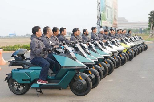 Omoway Light Up Indonesia, Dekatkan Era Motor 3.0 untuk Berkendara Pintar dan Nyata
