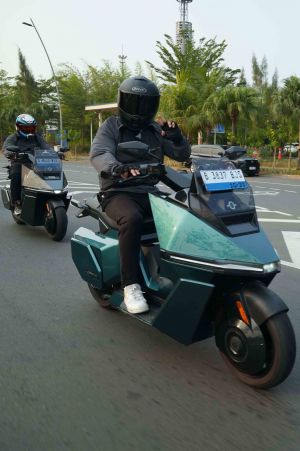 Omoway Light Up Indonesia, Dekatkan Era Motor 3.0 untuk Berkendara Pintar dan Nyata