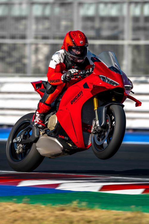 Ducati Panigale V4 Model Year 2027 Siap Melesat di Lintasan Balap!