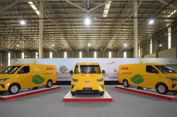 Wuling Jalin Kerja Sama dengan DHL Express Hadirkan Solusi Logistik Ramah Lingkungan